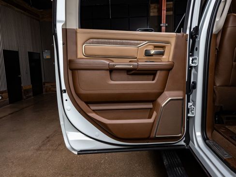 Used 2024 RAM 3500 Limited w/ Safety Group image 34