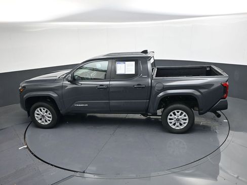 Used 2024 Toyota Tacoma SR5 image 33