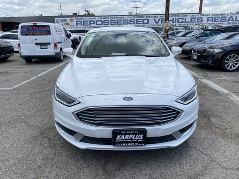 Used 2018 Ford Fusion SE w/ Equipment Group 602A FWD image 3