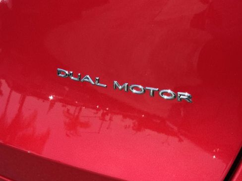 Used 2021 Tesla Model Y Long Range AWD/4WD image 16