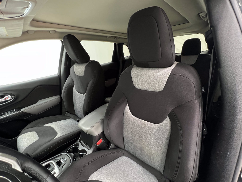 Used 2014 Jeep Cherokee Latitude FWD image 14