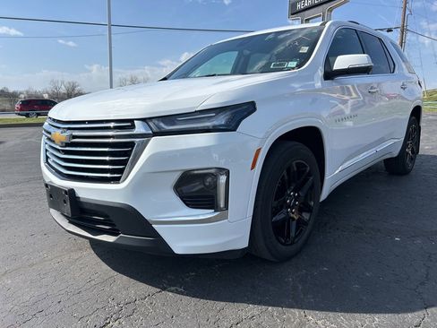 Used 2023 Chevrolet Traverse Premier image 1