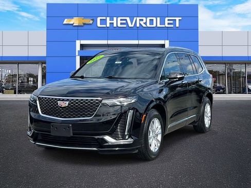Used 2025 Cadillac XT6 Luxury FWD image 4