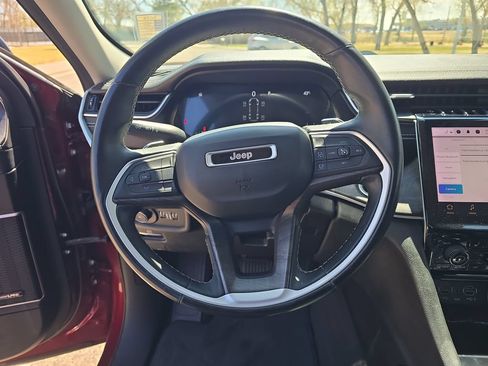 Used 2021 Jeep Grand Cherokee L Limited AWD/4WD image 16