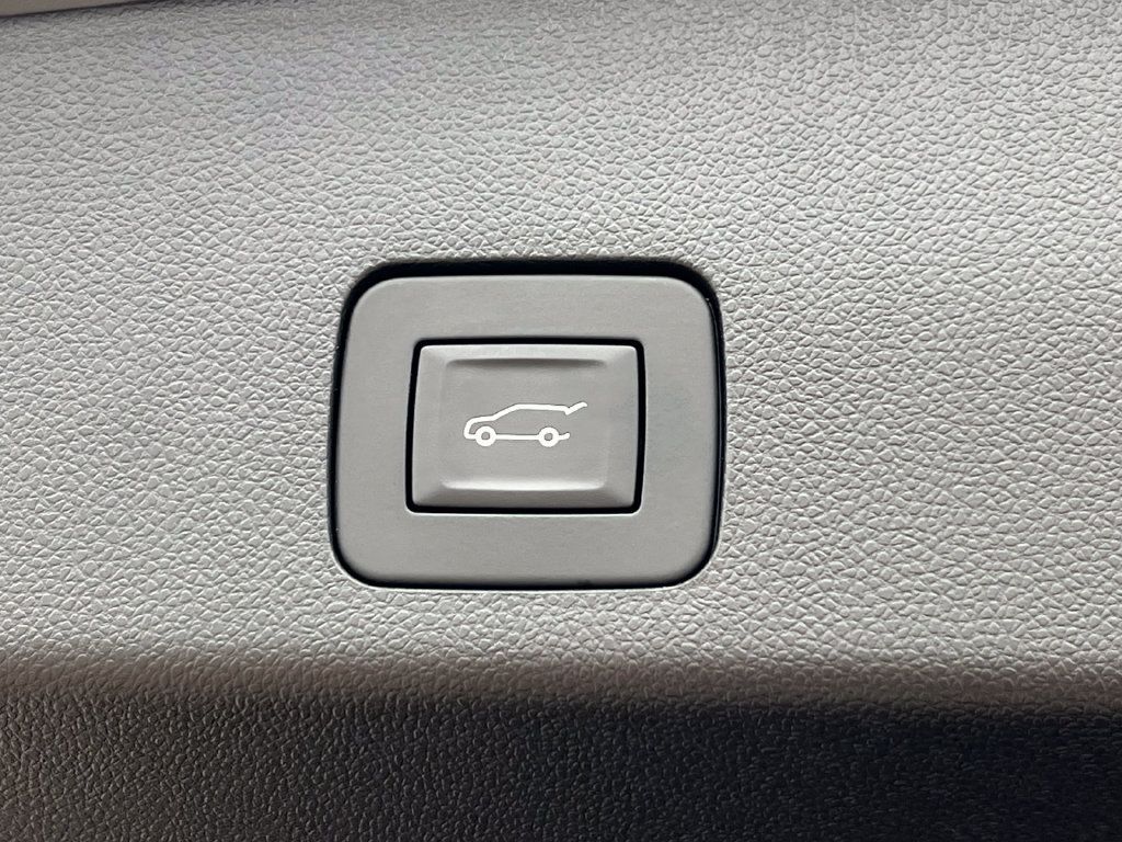 Used 2024 Buick Encore GX Preferred AWD/4WD image 35