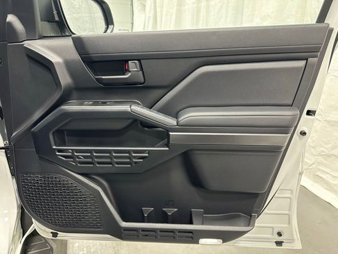 Used 2025 Toyota 4Runner SR5 AWD/4WD image 54