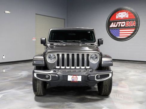 Used 2019 Jeep Wrangler Unlimited Sahara AWD/4WD image 2