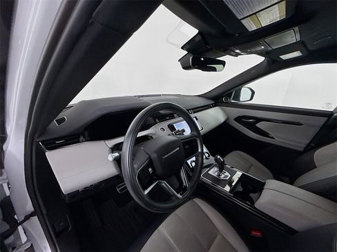 Used 2021 Land Rover Range Rover Evoque R-Dynamic SE image 4