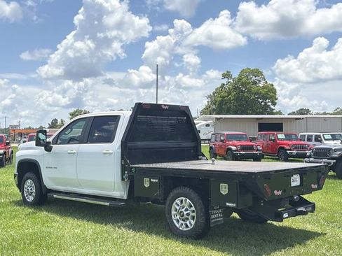 Used 2024 Chevrolet Silverado 2500 LT w/ Convenience Package AWD/4WD image 10