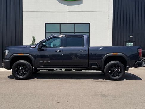 Used 2025 GMC Sierra 2500 AT4 w/ AT4 Preferred Package AWD/4WD image 2