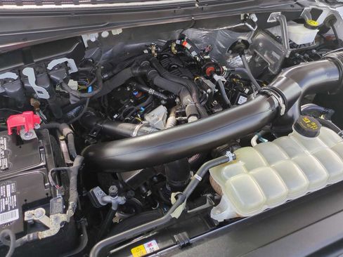 Used 2024 Ford Expedition XLT RWD image 30
