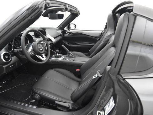 New 2026 MAZDA MX-5 Miata RF Grand Touring w/ Appearance Package RWD image 24