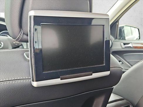 Used 2011 Mercedes-Benz GL 450 4MATIC image 18