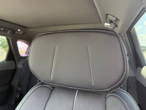 Certified 2025 Cadillac Optiq Sport 2 w/ LPO, Floor Liner Package AWD/4WD image 29