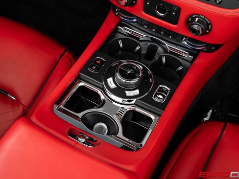 Used 2018 Rolls-Royce Dawn RWD image 33
