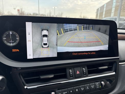 Used 2024 Lexus ES 350 Luxury w/ Accessory Package (Z1) image 25