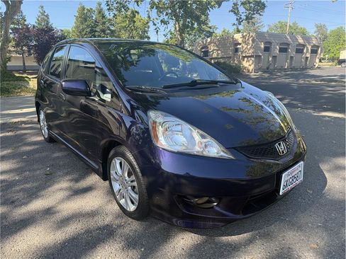 Used 2009 Honda Fit Sport image 1