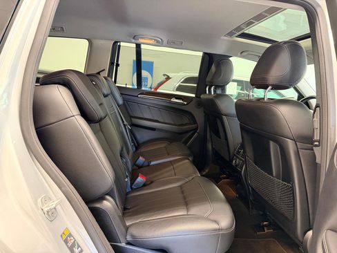 Used 2015 Mercedes-Benz GL 450 4MATIC image 34