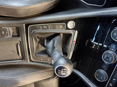 Used 2016 Volkswagen Golf R 4-Door AWD/4WD image 4