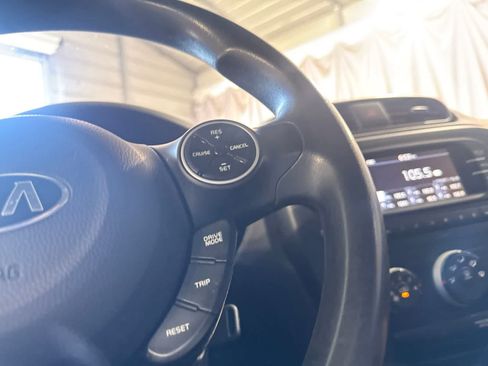 Used 2017 Kia Soul FWD image 27