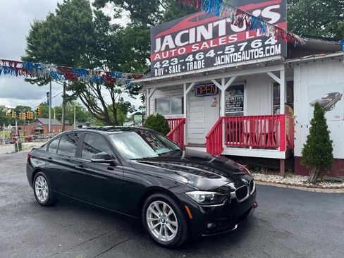 Used 2016 BMW 320i Sedan RWD image 2