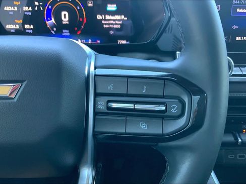 Used 2024 Chevrolet Colorado LT w/ LT Convenience Package image 25