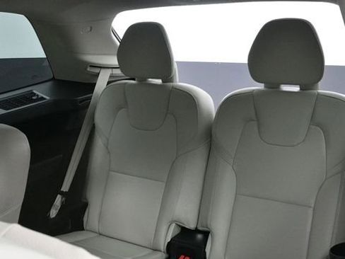Used 2020 Volvo XC90 T6 Momentum AWD/4WD image 14
