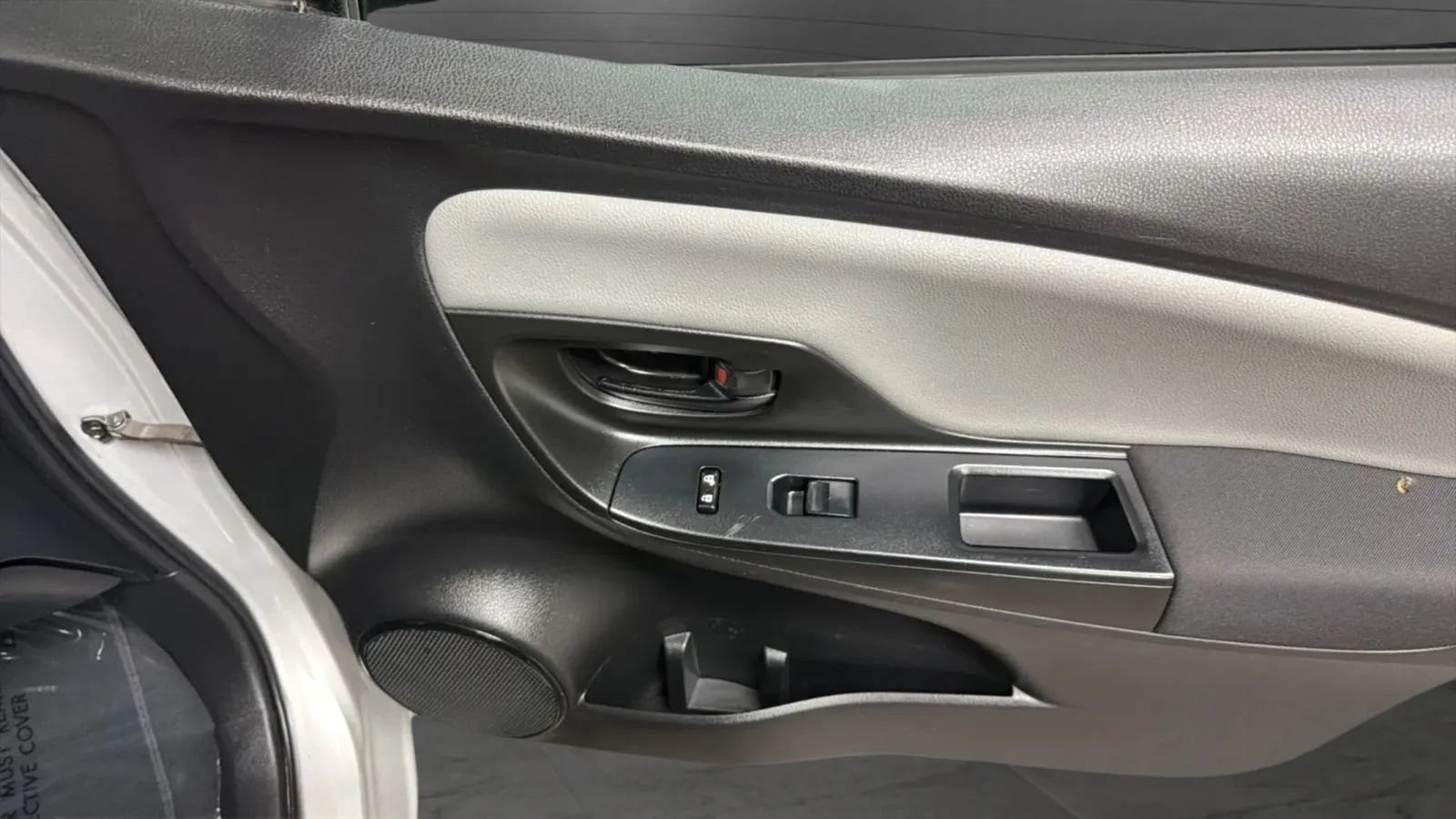 Used 2017 Toyota Yaris L w/ Carpet Mat Package FWD image 17