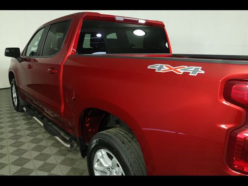 Used 2023 Chevrolet Silverado 1500 LT AWD/4WD image 19