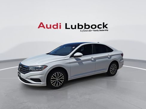 Used 2019 Volkswagen Jetta SE w/ Cold Weather Package FWD image 5