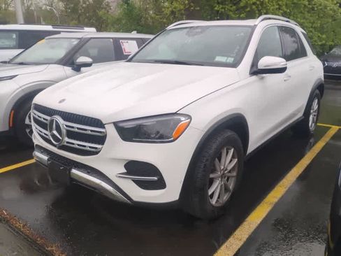 Used 2024 Mercedes-Benz GLE 450e 4MATIC image 4