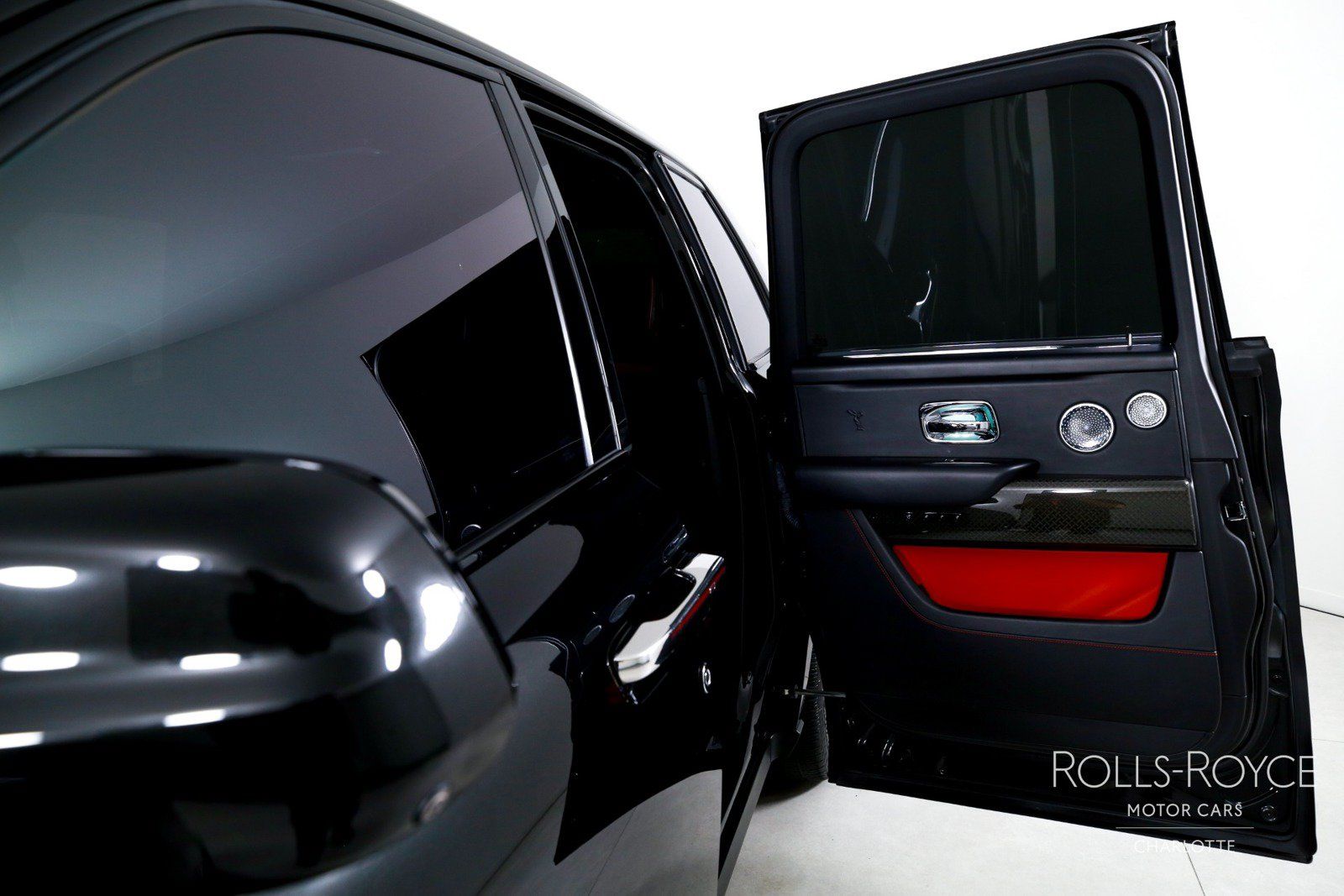 Used 2020 Rolls-Royce Cullinan Black Badge AWD/4WD image 18