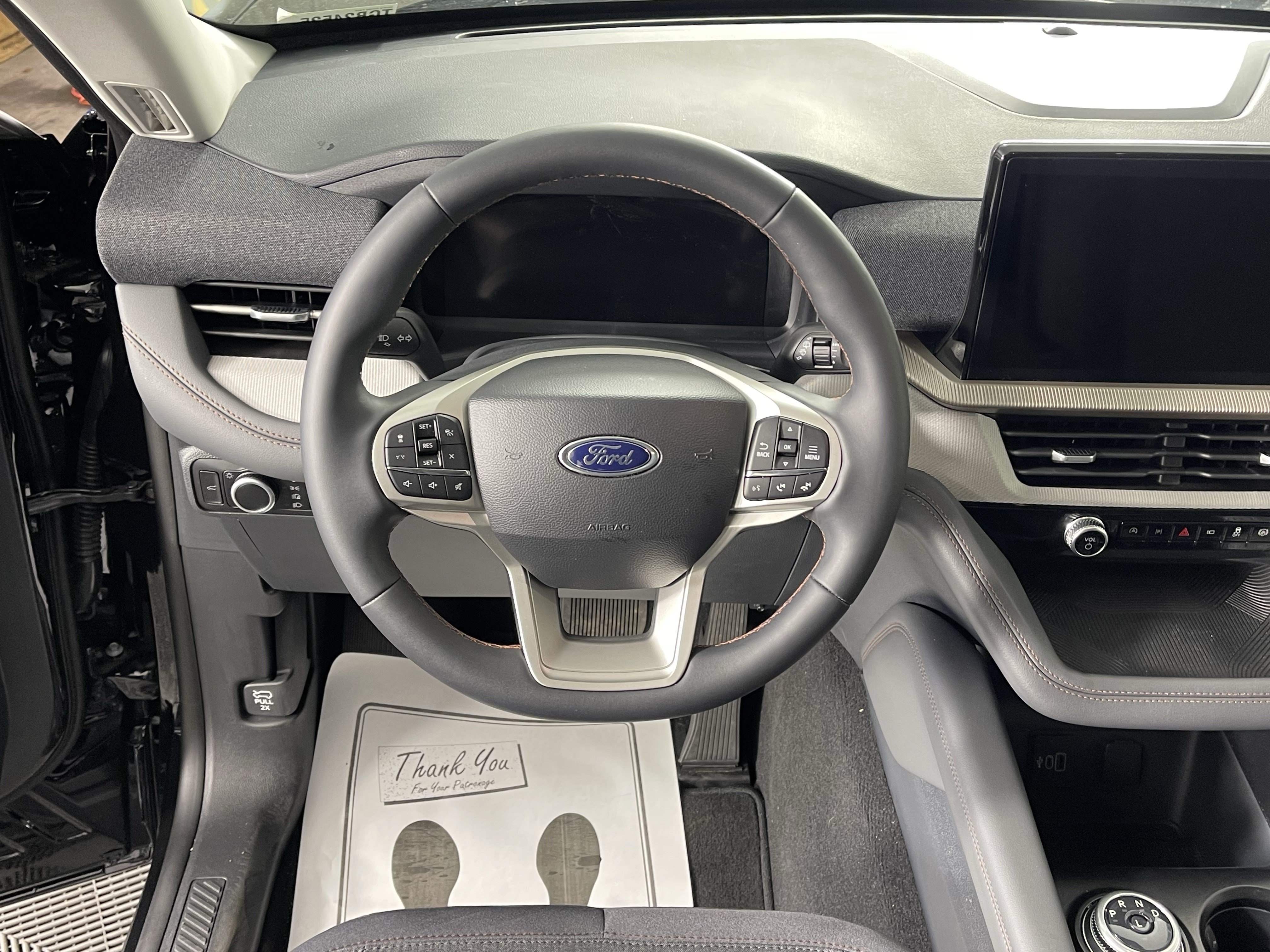Used 2026 Ford Explorer Active AWD/4WD image 12