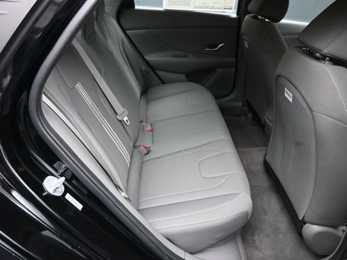Certified 2023 Hyundai Elantra Blue FWD image 23
