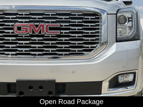 Used 2018 GMC Yukon Denali w/ Denali Ultimate Package RWD image 4