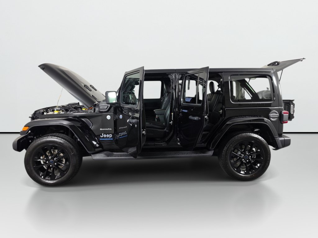 Used 2024 Jeep Wrangler Unlimited Sahara AWD/4WD image 10