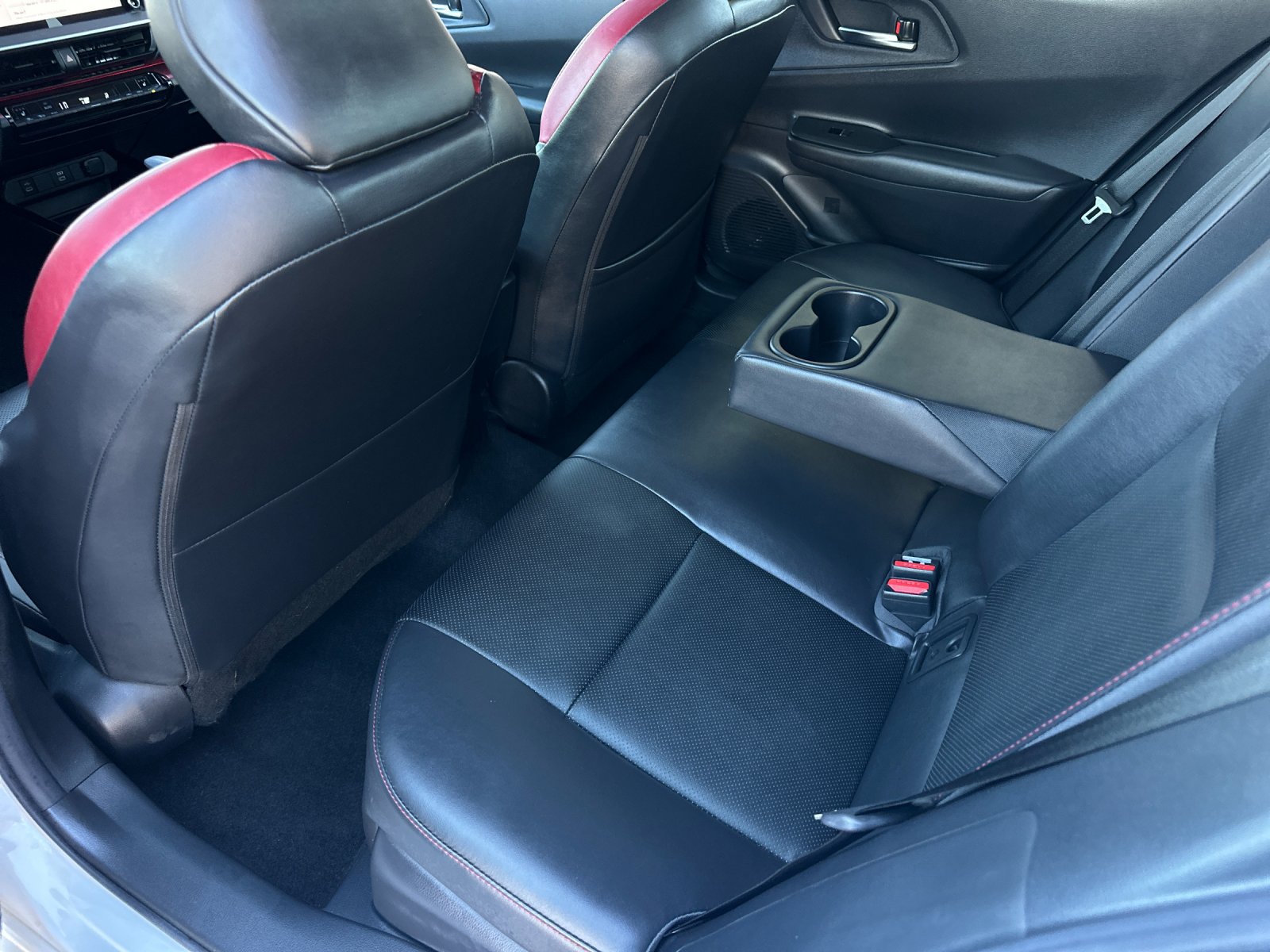 Used 2024 Toyota Prius Prime FWD image 11