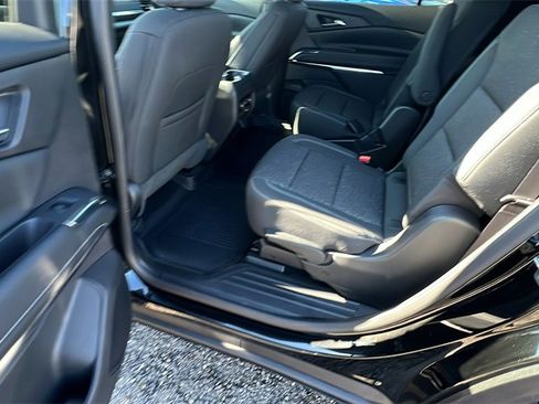 New 2025 Chevrolet Traverse LT w/ Driver Confidence Package image 16