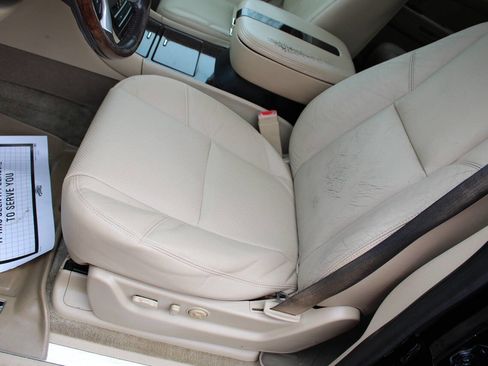 Used 2009 Cadillac Escalade AWD image 16