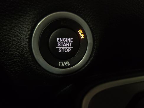 Used 2022 Dodge Challenger R/T RWD image 27