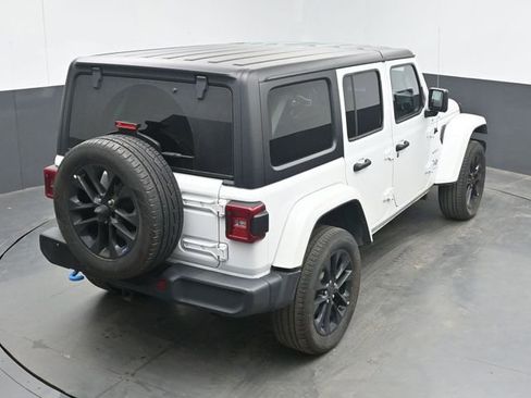 Used 2023 Jeep Wrangler Unlimited Sahara AWD/4WD image 25