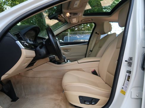 Used 2011 BMW 528i Sedan RWD image 27