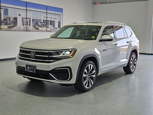 Certified 2023 Volkswagen Atlas SEL Premium AWD/4WD image 4
