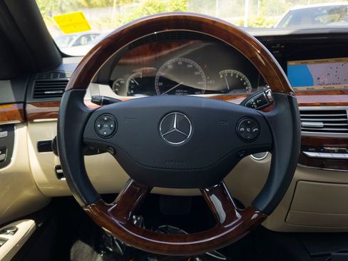 Used 2009 Mercedes-Benz S 550 image 19