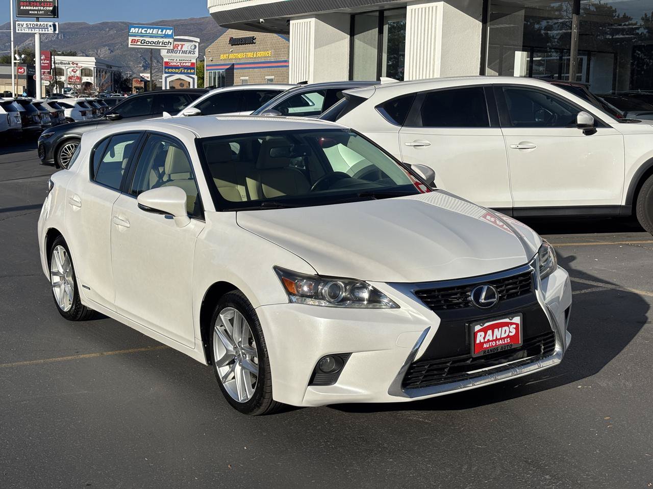 Used 2016 Lexus CT 200h w/ Seat Comfort Package FWD image 3