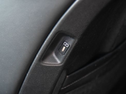 Used 2024 Kia Sorento S FWD image 46