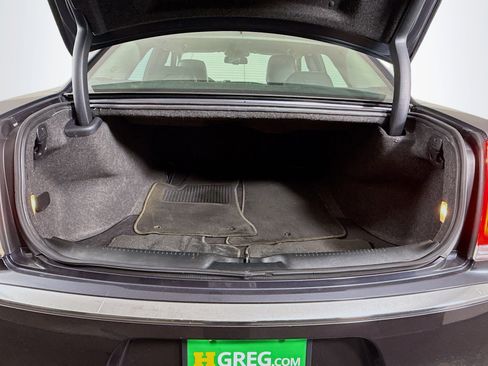 Used 2018 Chrysler 300 Limited RWD image 35