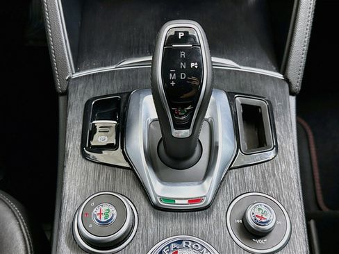Used 2021 Alfa Romeo Stelvio Sprint w/ Nero Edizione RWD image 23