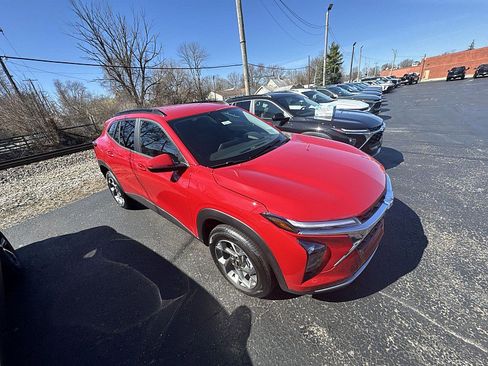 New 2026 Chevrolet Trax LT w/ Driver Confidence Package image 9