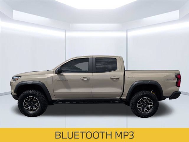 Used 2024 Chevrolet Colorado ZR2 w/ ZR2 Convenience Package III AWD/4WD image 2